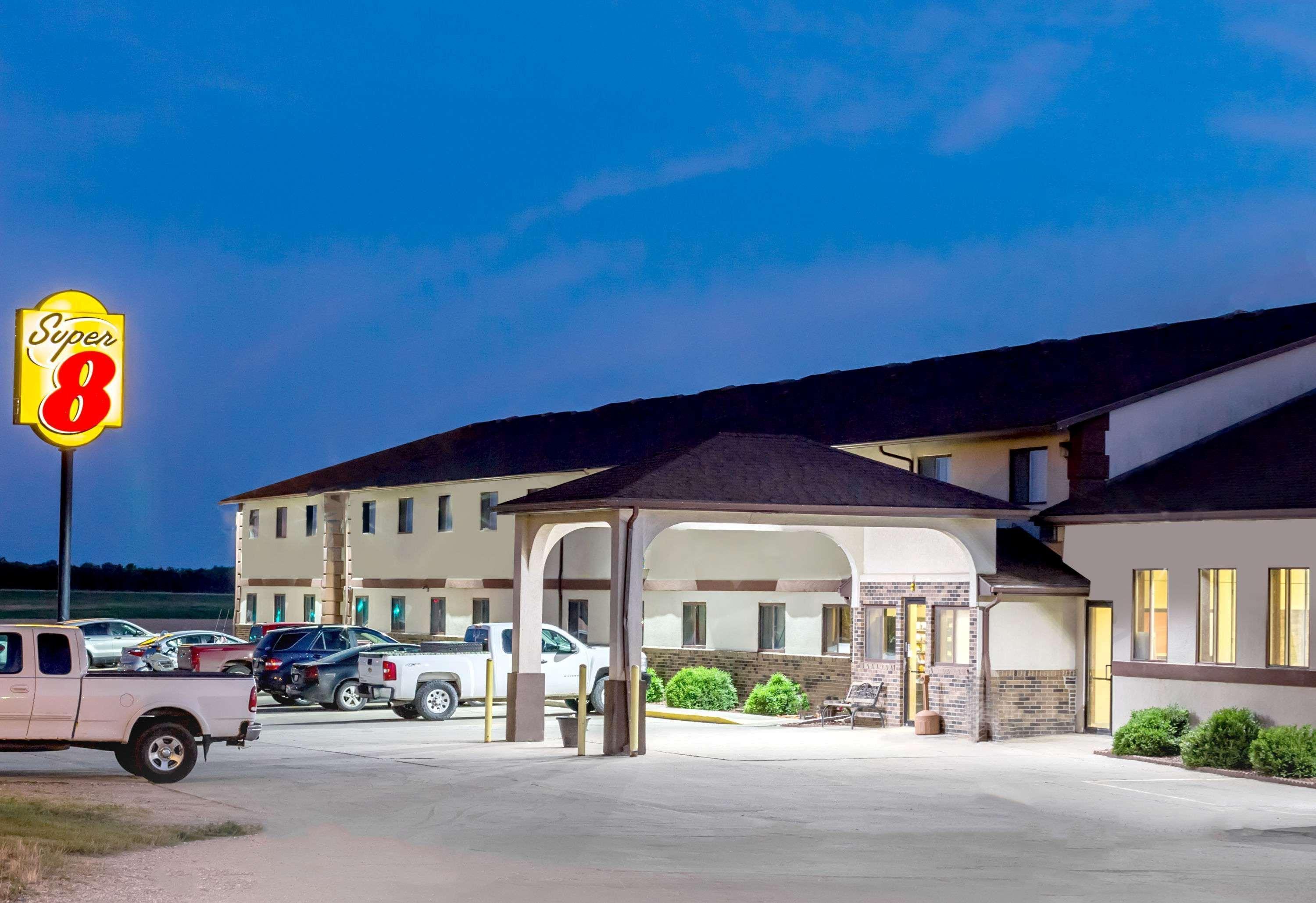 Super 8 By Wyndham Grinnell Ia Εξωτερικό φωτογραφία